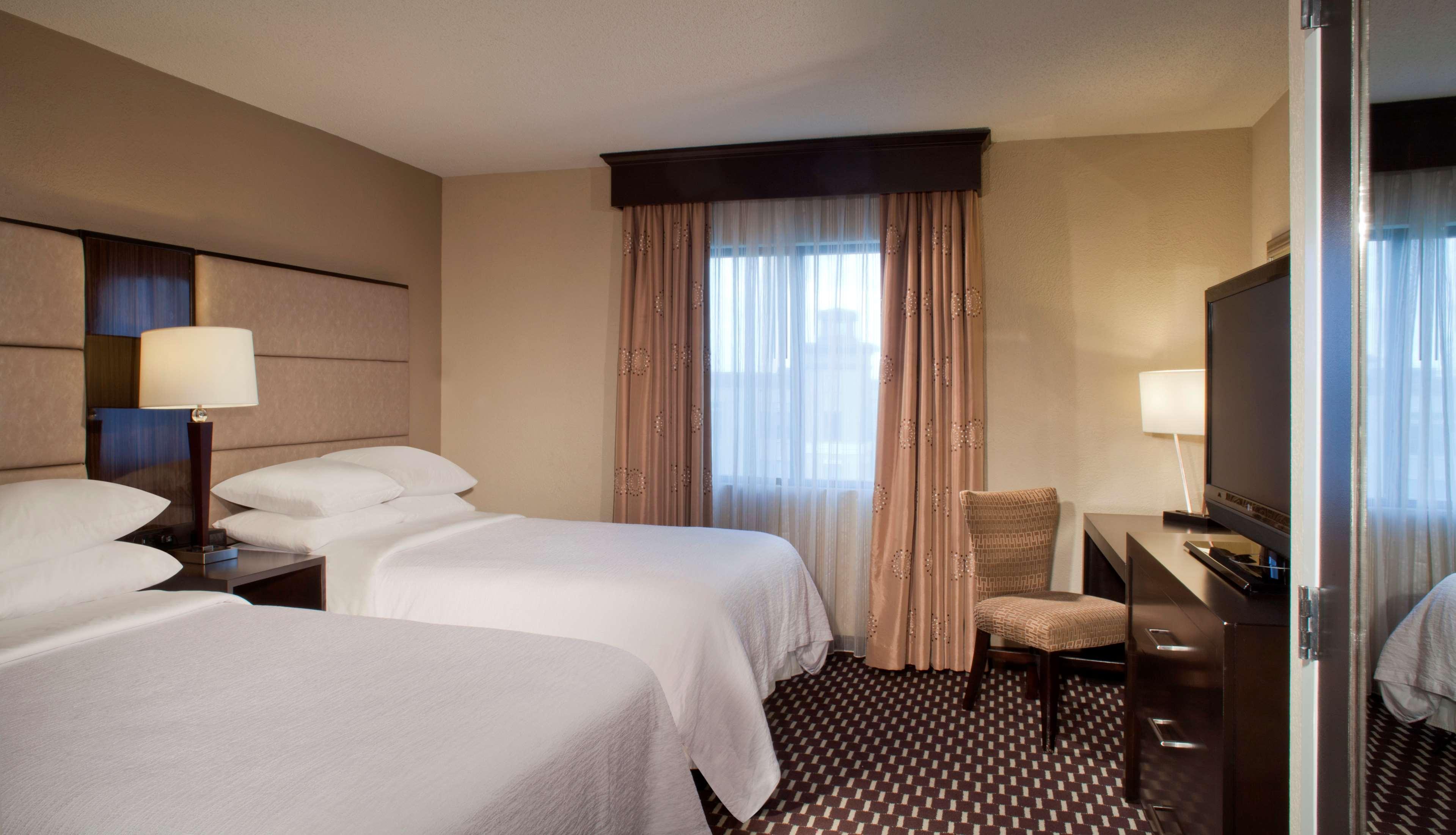 Embassy Suites By Hilton Houston Near The Galleria Ngoại thất bức ảnh