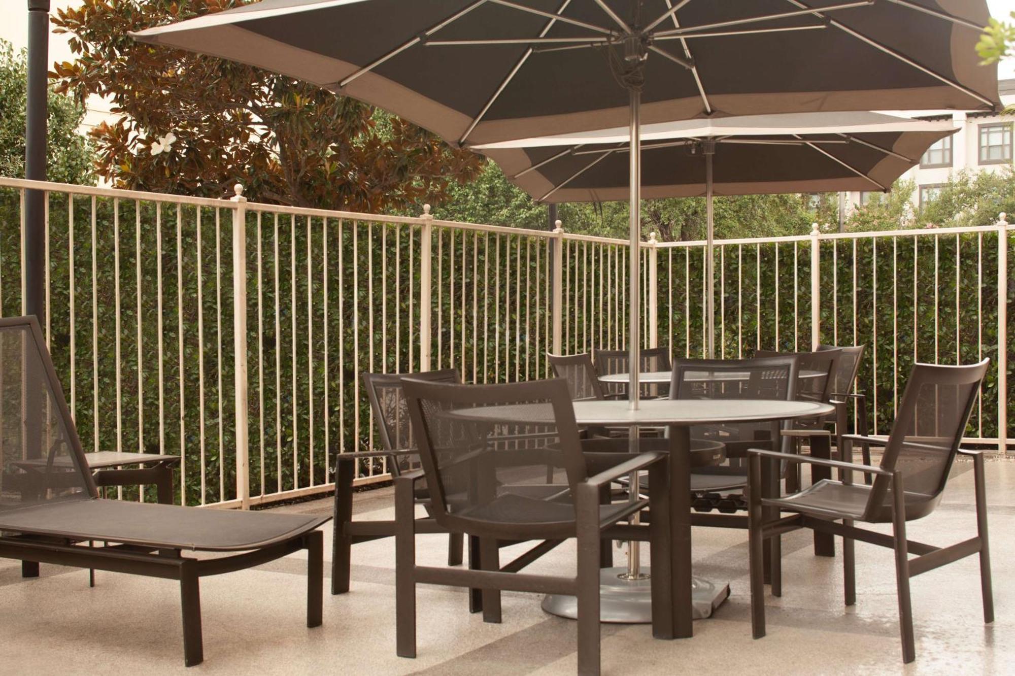 Embassy Suites By Hilton Houston Near The Galleria Ngoại thất bức ảnh