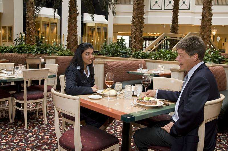 Embassy Suites By Hilton Houston Near The Galleria Nhà hàng bức ảnh